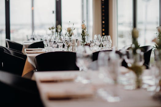 Etiketa v restauraci: Moderní pravidla stolování pro každou příležitost